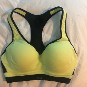 32D Victoria’s Secret Sports Bra